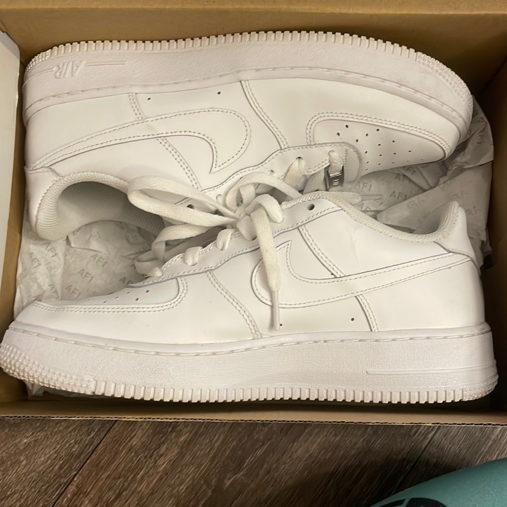 7y White Nike Air Force 1